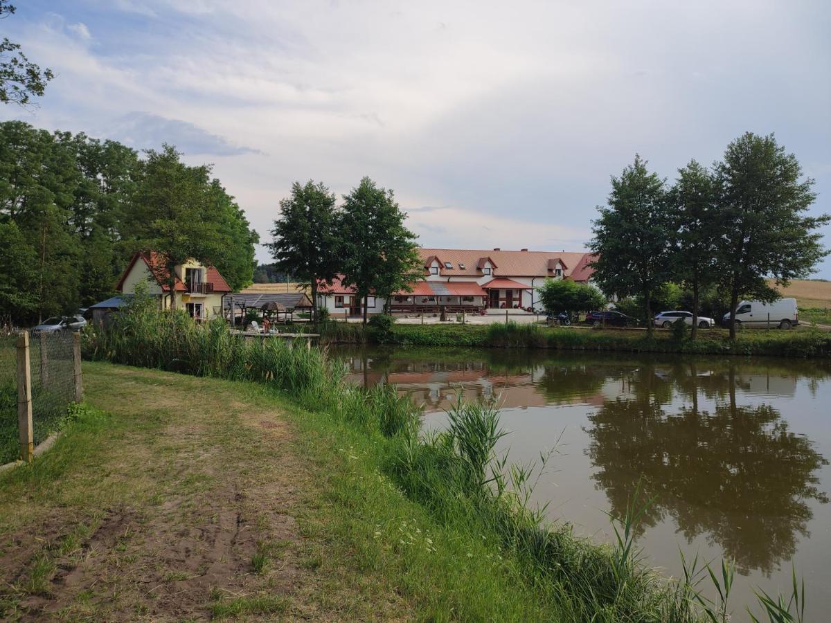 Agrowczasy Nad Stawem Gartatowice Exterior foto
