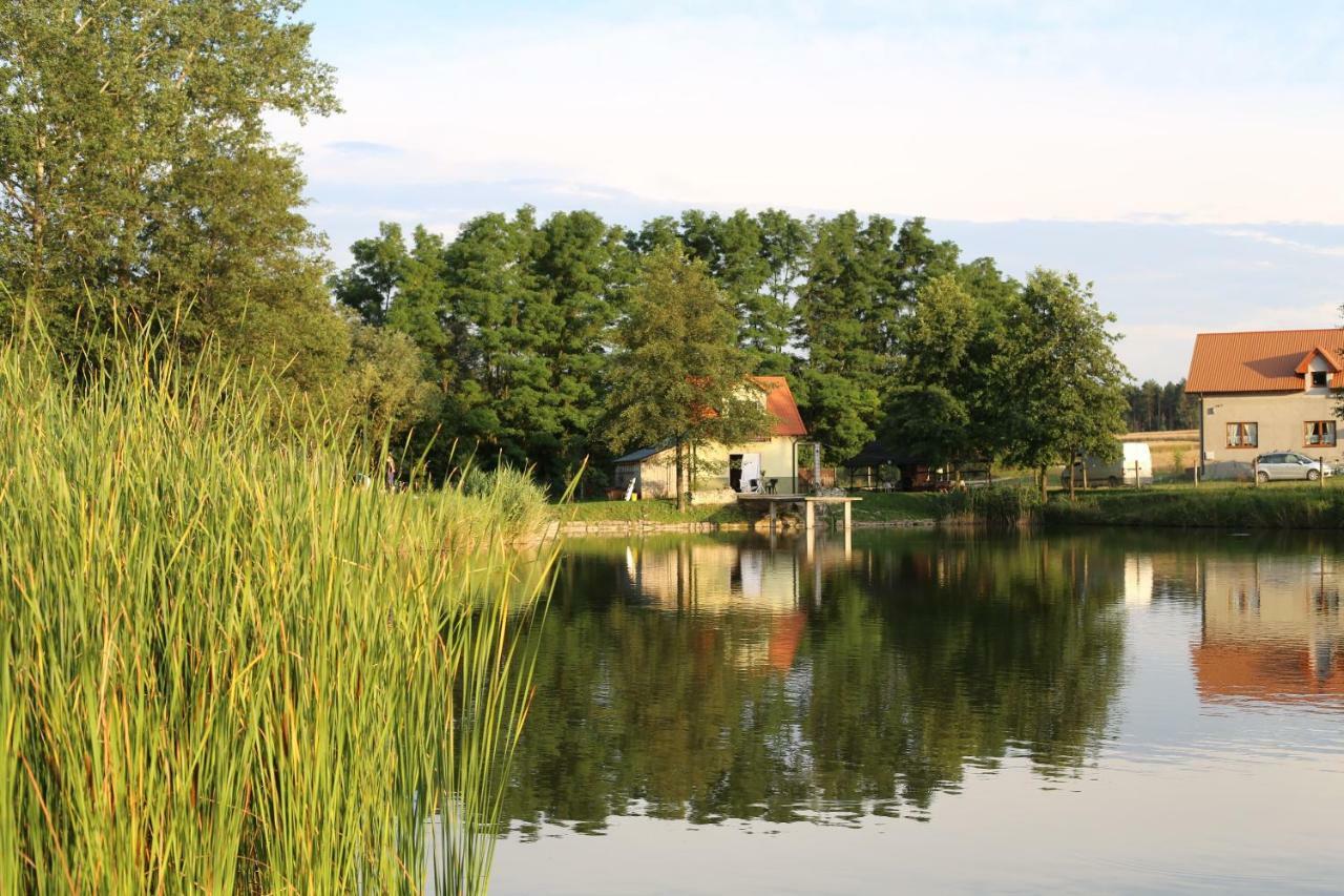 Agrowczasy Nad Stawem Gartatowice Exterior foto