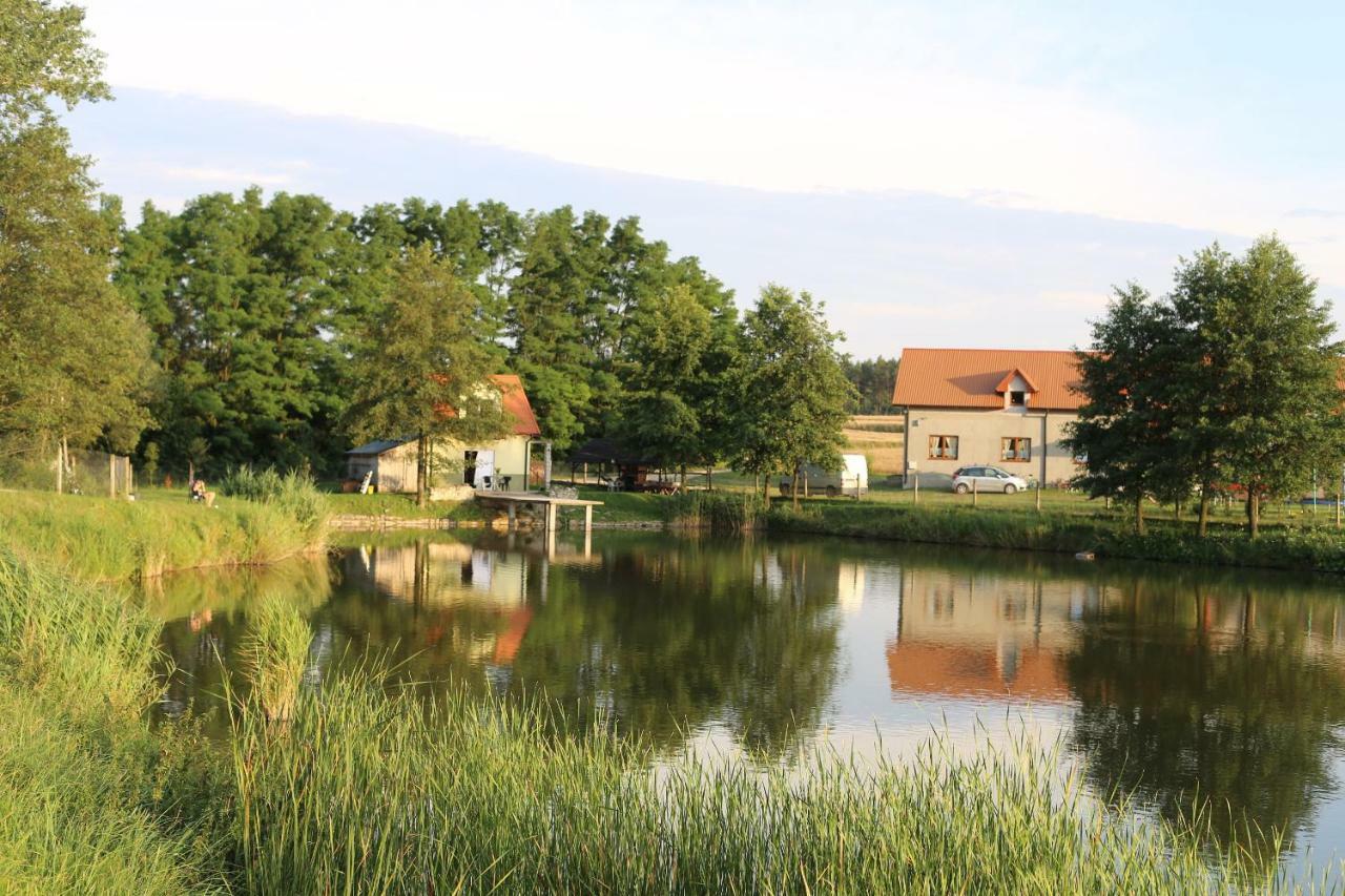 Agrowczasy Nad Stawem Gartatowice Exterior foto